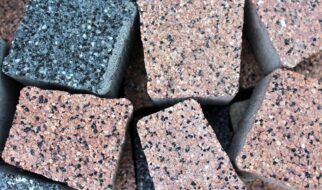 Jak układać kostkę brukową?