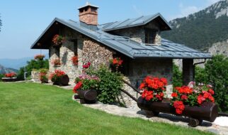 Czy warto zainwestować we własny domek letniskowy?