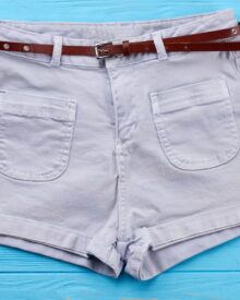 Krótkie spodenki damskie – idealne na lato